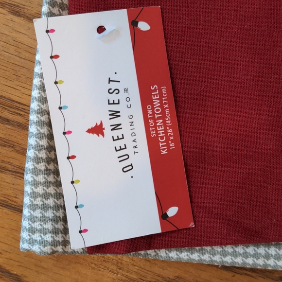 Queenwest Trading Co. Kitchen Towels - Picture 2 of 3
